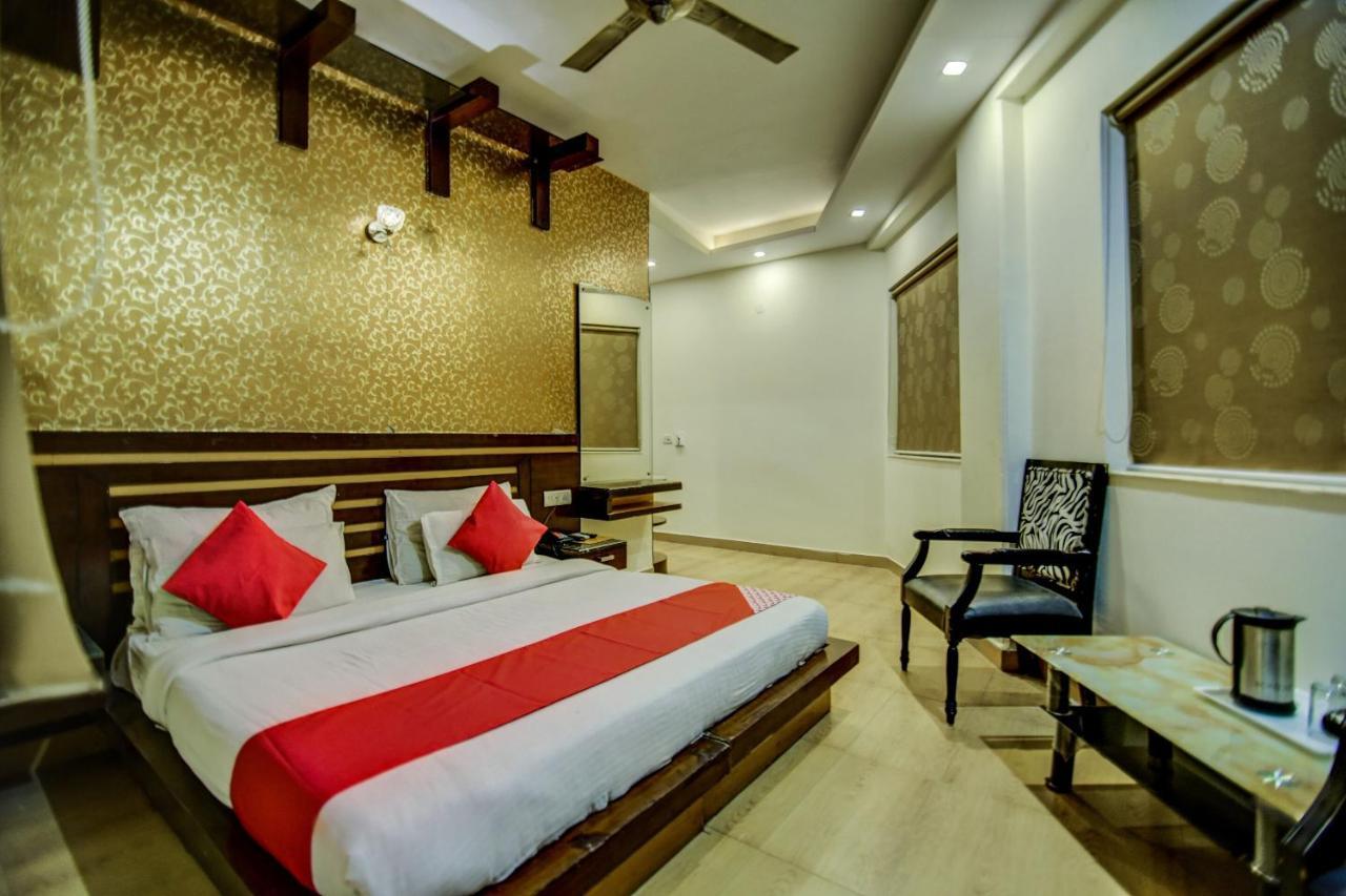 Oyo Hotel Asko International Near Gurudwara Shri Bangla Sahib New Delhi Exterior photo