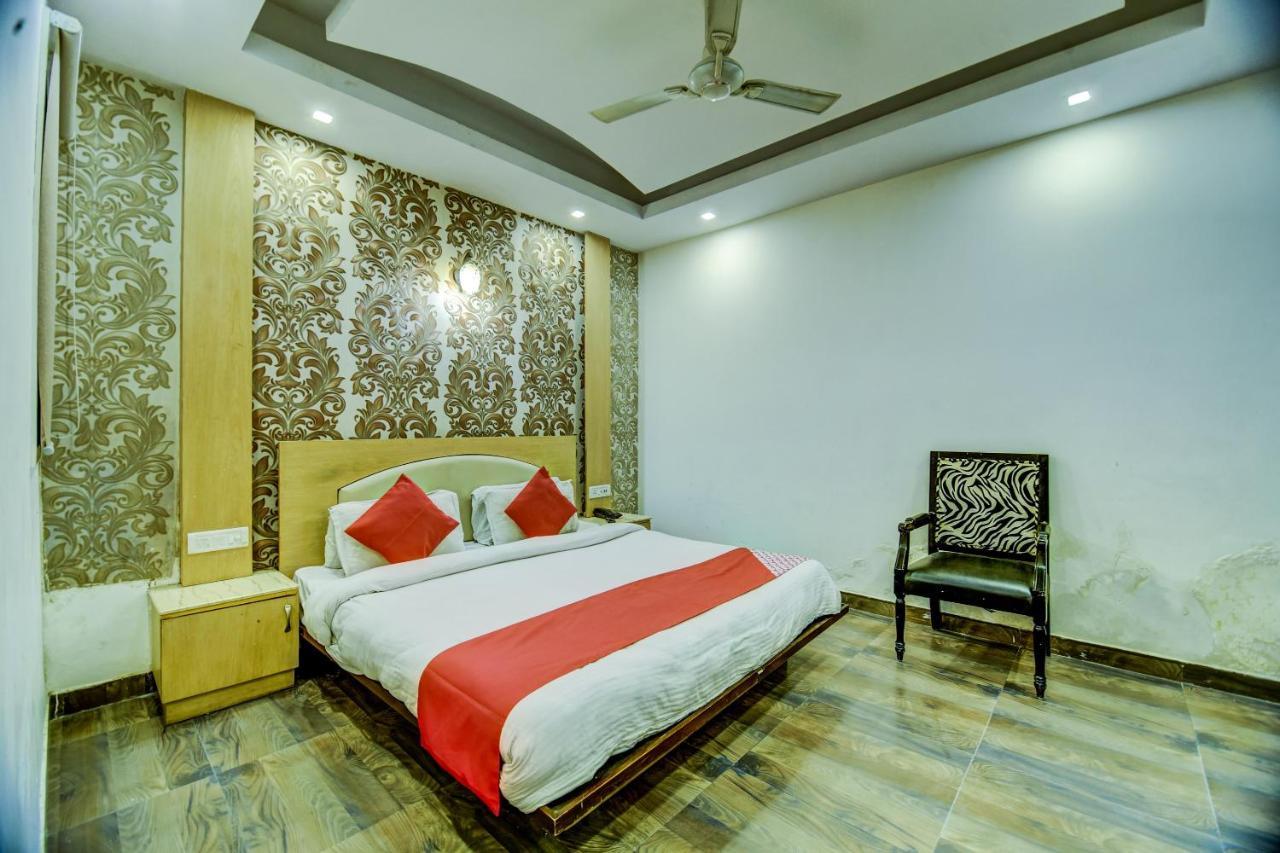 Oyo Hotel Asko International Near Gurudwara Shri Bangla Sahib New Delhi Exterior photo